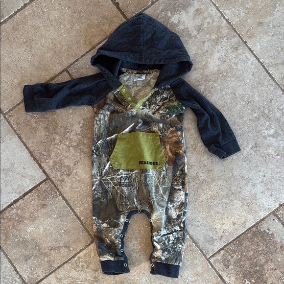 6-12 mo Realtree Camo Hooded Baby Romper - Picture 1 of 1